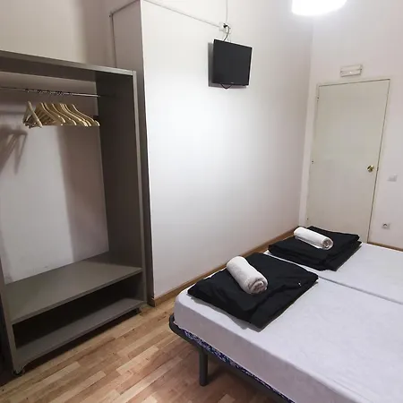 Break N Bed Hostal *