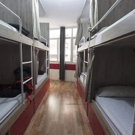 Break N Bed * Barcelona