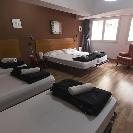 Break N Bed * Barcelona