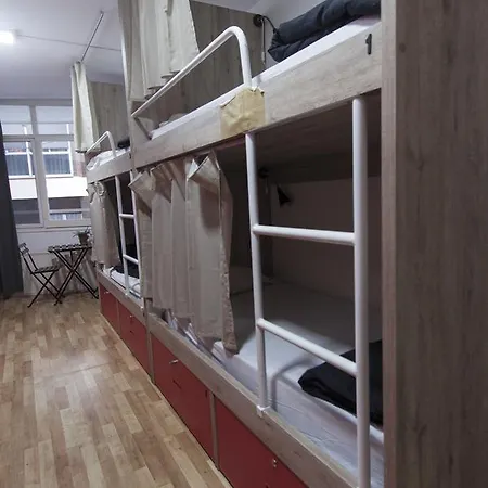 Hostal Break N Bed