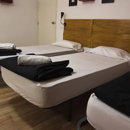 Hostal Break N Bed