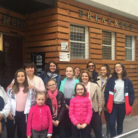 Hostel Break N Bed *