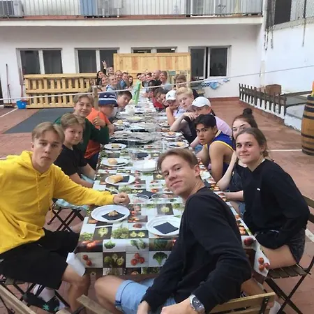 Hostel Break N Bed *